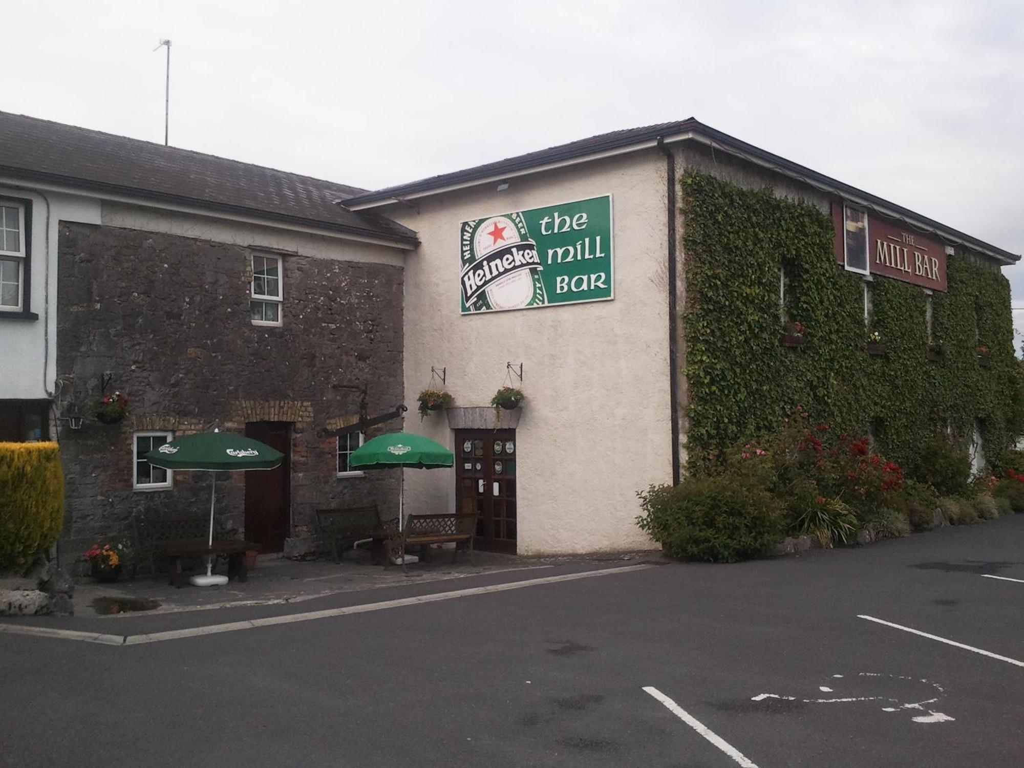 The Mill Bar Bed and Breakfast Athlone Buitenkant foto